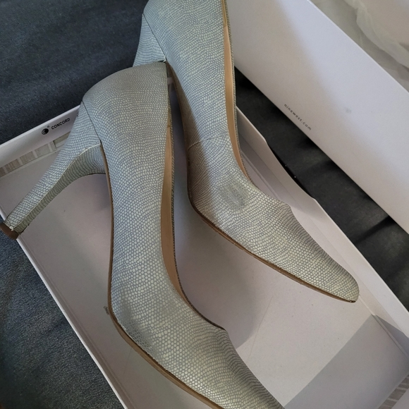 Nine West size 8 Grey heels - Picture 3 of 6